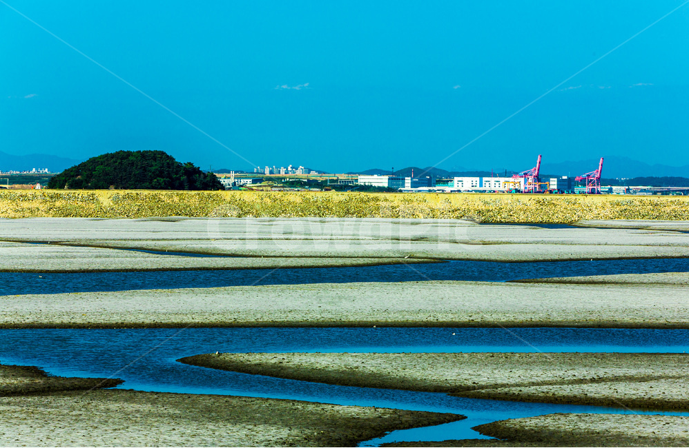 영종도,모래톱,썰물,갯벌,환경,하늘,구름,무늬,문양,자연,풍경,nature,landscape,한국자연풍경,한국자연경관,korea nature landscape