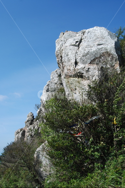 산,바위,하늘,자연,나무,자연,풍경,nature,landscape,cliff,낭떠러지,outdoors,옥외,adventure,모험,leisure activities,레저 활동