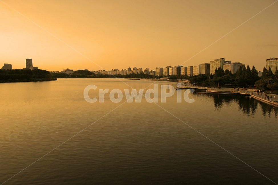 일몰,호수,일산,호수공원,석양,반영,모노톤,도시,풍경,city,landscape