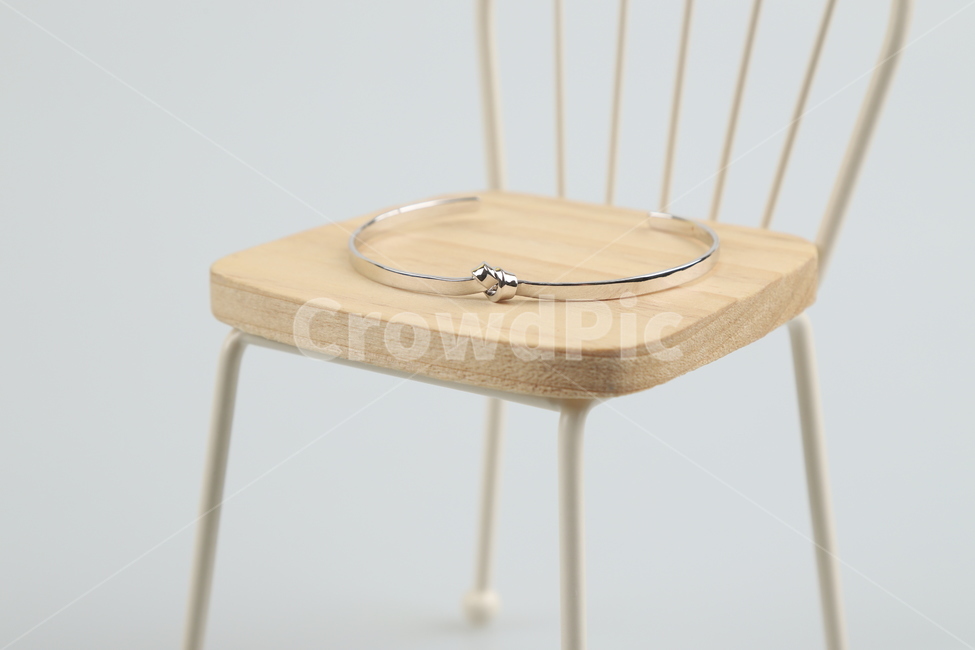 악세사리,쥬얼리,쇼핑몰,스타일,팔찌,패션스타일,의상,fashion,style,사물,물건,오브젝트,thing,object,matter,연출,컨셉,콘셉,direction,concept