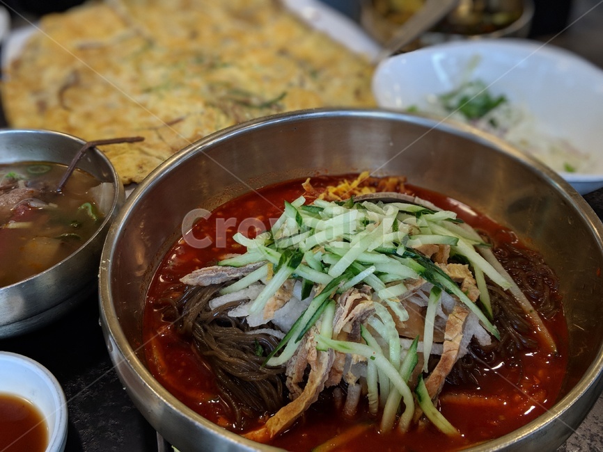 음식,냉면,진주냉면,한식,물비빔냉면,맛집,음식,식재료,요리,food,cook,meal,dishes,food reserves,면류,면요리,noodles