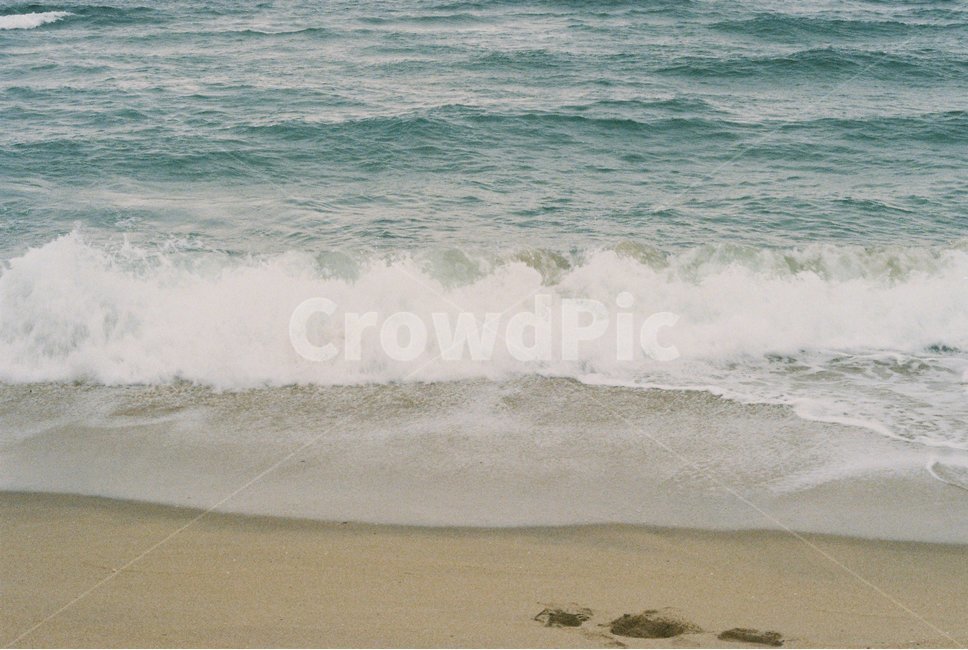 정동진,바다,파도,모래사장,발자국,outdoors,옥외,nature,자연,water,물,sea,ocean,필름카메라,필름,필카,film,해변,바다,beach,sea