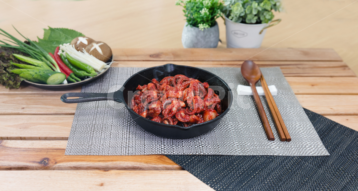 음식,쭈꾸미볶음,식사,안주,쭈꾸미,저녁식사,한식,korea,spicy,오징어볶음,식당,매콤,매운맛,red,맛집,고추장,고춧가루,식재료,요리,cook,reserves,수산물,해산물,fisheryproducts,seafood,한국음식,한국요리,food,dishes,korean,meal,koreancook,맛있다,먹다,맵다,소스,볶음,음식,식재료,요리,food,cook,meal,dishes,food reserves,한식,한국음식,한국요리,korean food,korean dishes,korean meal,korean cook