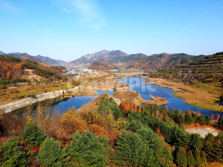 전북,진안,용담호,산,나무,가을,계절,fall,autumn,season,자연,풍경,nature,landscape,한국자연풍경,한국자연경관,korea nature landscape,outdoors,옥외,mountain