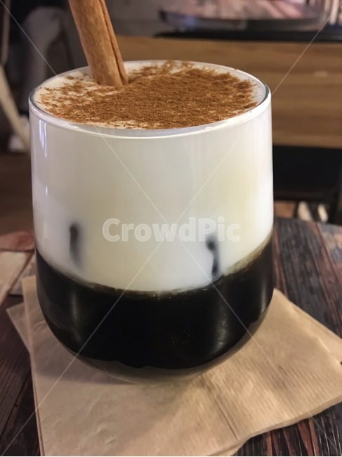 마실것,beverage,drink,dessert,디저트,cup,컵,아인슈페너,einspänner,einspanner,시나몬,계피스틱