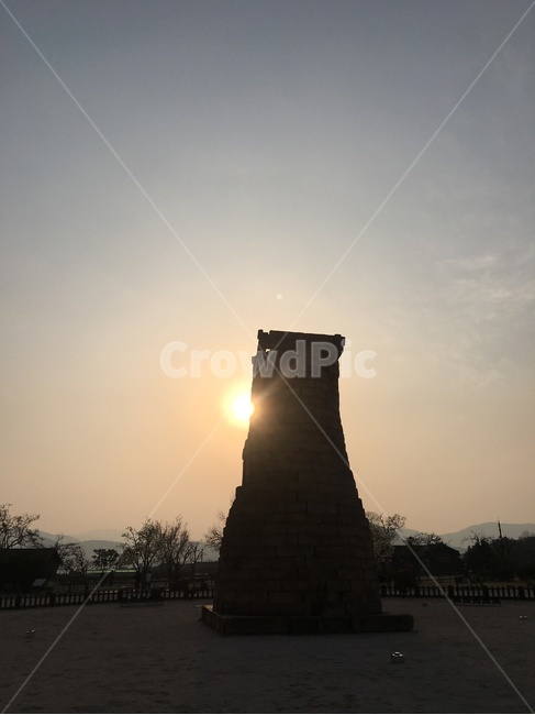 경주,첨성대,문화재,일몰,야경,한국,전통,문화,신라,유적,관광지,과거,흔적,풍경,저녁,한국전통,한국문화,nightscape,night,landmark,silla,실루엣,silhouette,shadow,건축물,그림자,exterior,building