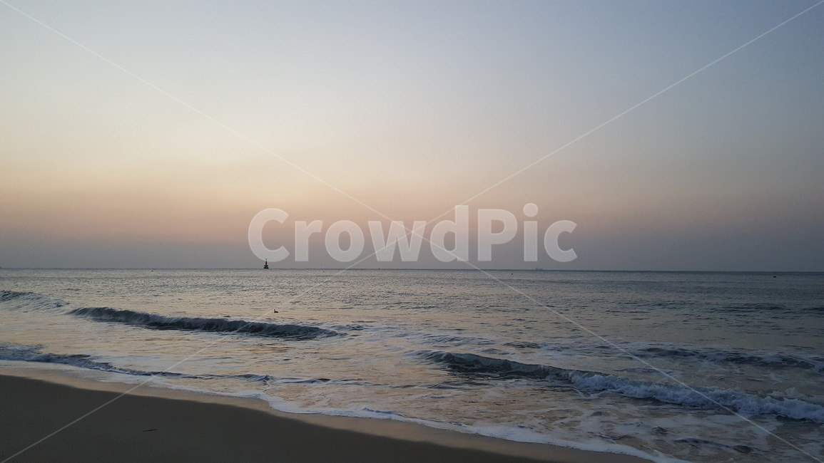 바다,석양,노을,파도,해변,하늘,자연,풍경,자연,풍경,nature,landscape,ocean,대양,sea,outdoors,옥외,water,물,adventure,모험,leisure activities,레저 활동