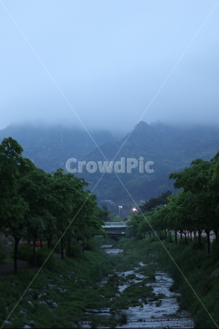 용봉산,비,구름,흐림,봄,자연,풍경,nature,landscape,한국자연풍경,한국자연경관,korea nature landscape,outdoors,옥외