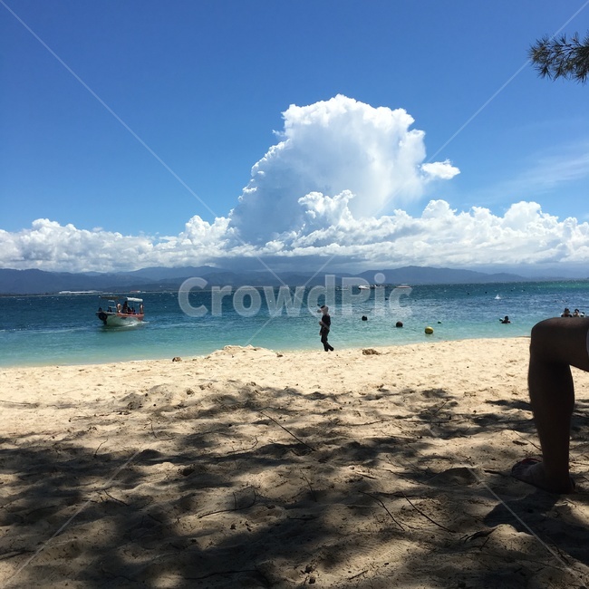 ocean,대양,nature,sea,자연,바다,outdoors,옥외,water,물,land,땅,shoreline,해안선,코타키나발루,kota,kotakinabalu,말레이시아,만따나니섬,맑음,person,사람,human,인간,자연,풍경,nature,landscape
