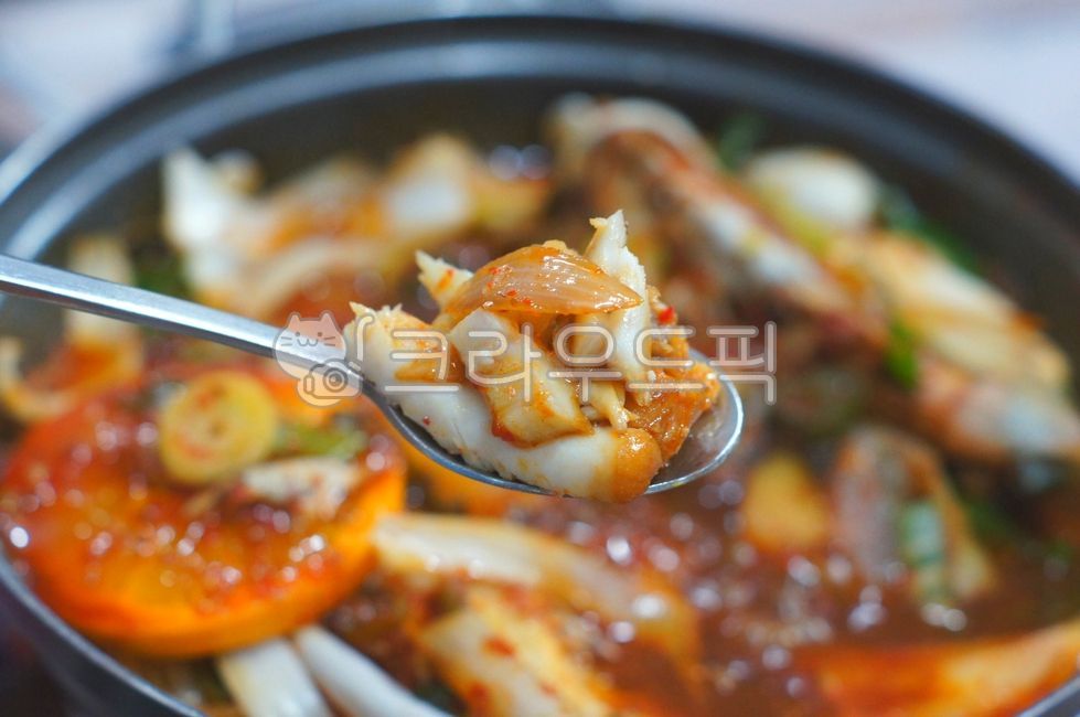,stewedjejubeltfish,plating,Braised cutlassfish,local food,fishdishes,Jeju local food,jejulocalfood,fishcuisin,galchijorim,Korean food,kfood,cooking,foodpresentation,seafood,food,braisedcutlassfish,fish dishes,Jeju braised cutlassfish,fish,Plating,localfo
