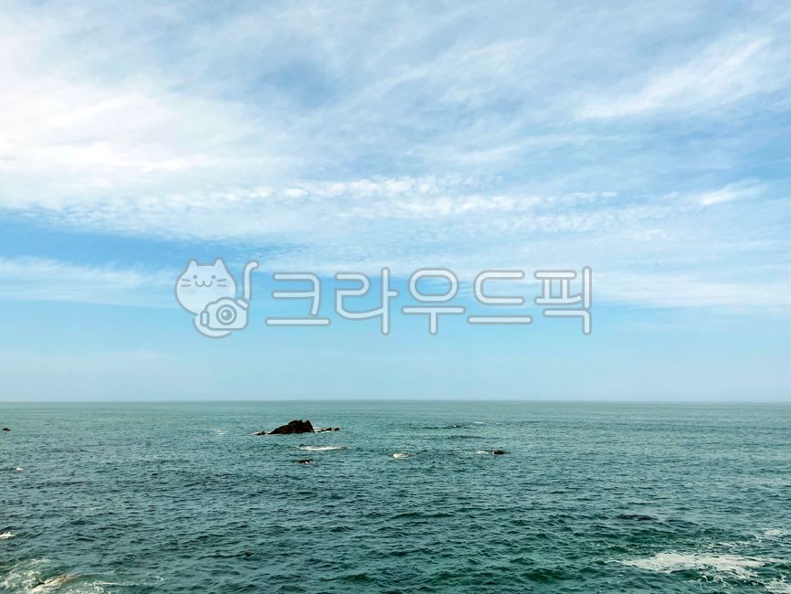 강원도,정동진,정동진부채길,부채길,해안선,옥외,여름,여름바다,파도,바닷가,강원도바다,휴가,여름휴가,해안가,바다돌,암석,바위,바다바위,한국,경치,하늘,한국자연경관,해변,돌,sea,바다,ocean,대양,water,물,자연,nature,promontory,곶,koreanaturelandscape,shoreline,outdoors,summer,wave,beach,landscape,sky