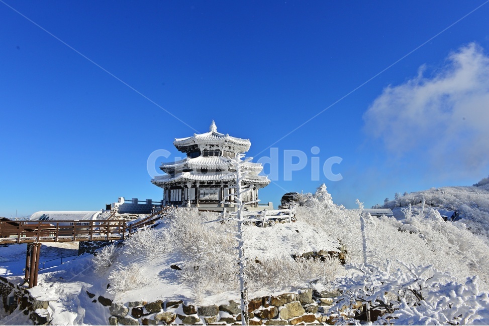 무주,덕유산,덕유산설경,겨울,계절,설경,중봉,설국,겨울산,눈꽃,상고대,nature,자연,mountain,산,outdoors,옥외,slope,경사,mountainrange,산맥,scenery,풍경,ice,빙,향적봉