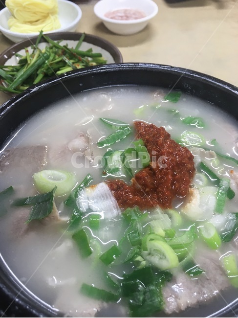 돼지국밥,food,식품,meal,식사,dish,요리,부산음식,국밥