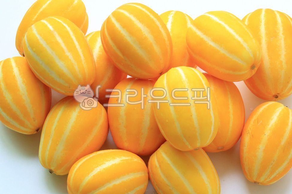 과일,노란,간식,여름과일,달콤한,먹거리,참외,성주참외,노란과일,신선한,하얀배경,여러개,열매,농작물,더미,껍질,싱싱한,노란참외,수확,유기농,식재료,식품,신선식품,제철과일,후식,디저트,농산물,재배,맛있는,생과일,yellow,건강,food,fruit,plant,식물,여름간식