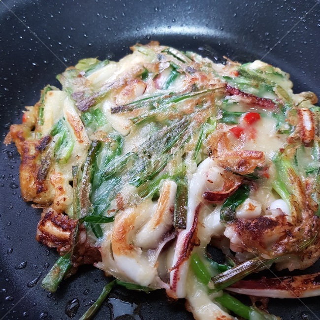 부침개,파전,해물파전,막걸리,막걸리안주,음식,식재료,요리,food,cook,meal,dishes,food reserves,한식,한국음식,한국요리,korean food,korean dishes,korean meal,korean cook