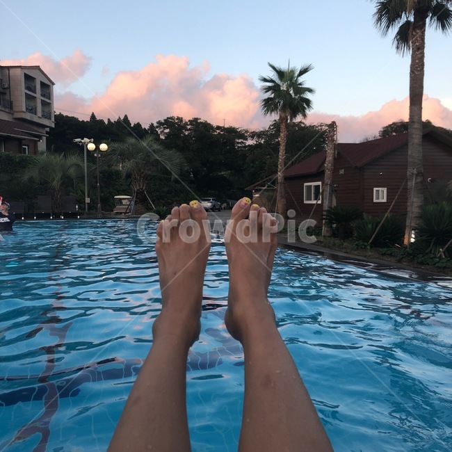 person,사람,human,water,물,물놀이,휴가,여행,제주도,발,여름,계절,summer,season,신체일부,몸,body