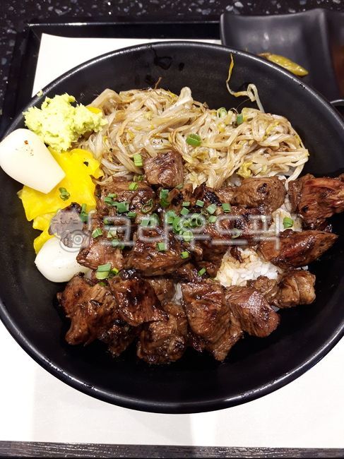 음식,덮밥,스테이크,소고기덮밥,큐브스테이크,food,요리,cook,meal,dishes,육류,고기,meat,일식,일본음식,일본요리,Japanesefood,Japanesedishes,Japanesemeal,Japanesecook