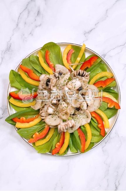 갑오징어버터구이샐러드,갑오징어버터구이,식사,음식,요리,와인안주,야채,샐러드,맛있는,채식주의,건강한,먹을것,신선