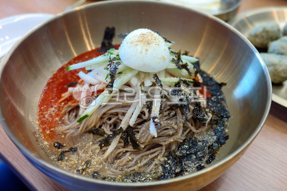 egg,cucumber,mixed noodles,noodle,buckwheatnoodle,Korean food,ingredients,buckwheat noodles,boiledegg,cooking,boiled eggs,koreanfood,eggs,ingredient,noodles,Korean cuisine,Makguksu,food,meal,noodle dishes,dish
