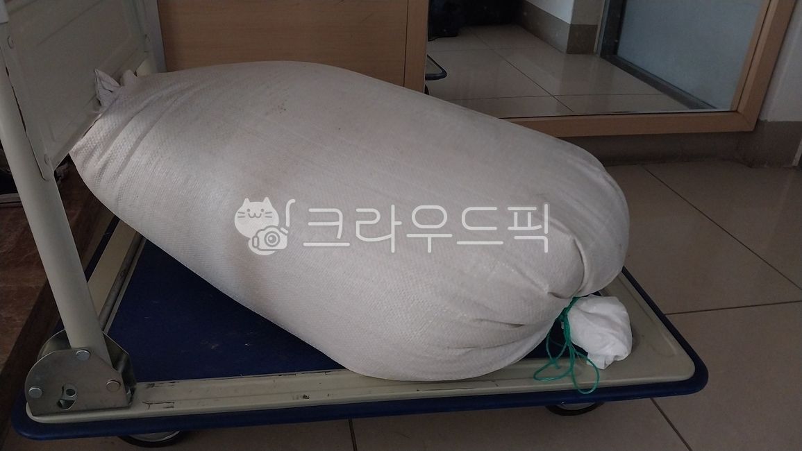 쌀,쌀자루,푸대,가마니,쌀한가마니