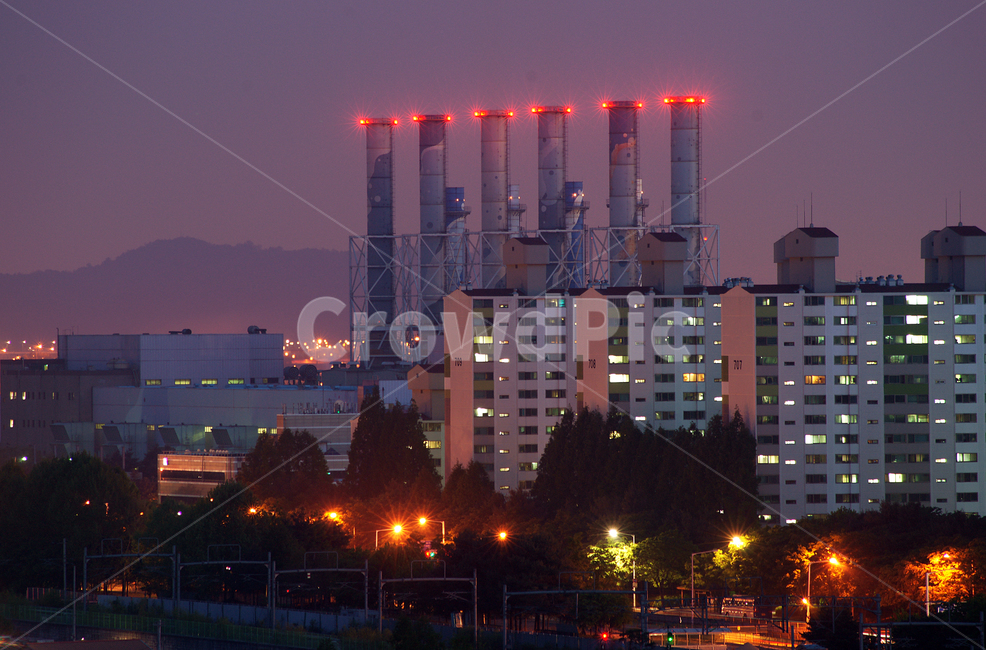 열병합발전소,발전소,일산,아파트,에너지,야경,조명,굴뚝,도시,풍경,city,landscape,한국도시풍경,한국도시경관,korea cityscape,산업,industry,industrial,에너지산업,energy industry