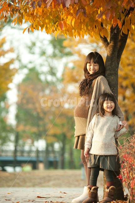 가을,단풍,산책,건강,희망,행복,스마일,공원,야외,라이프,생활,엄마,딸,가족,소풍,함께,가을,계절,fall,autumn,season,사람,인물,인간,human,person,가족,패밀리,family,leaf,잎,plant,식물