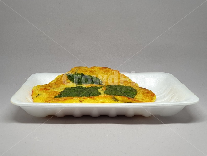 녹두전,전,한국음식,전통음식,명절음식,한국요리,전통요리,명절요리,음식,food,koreafood,스티로품,사물,오브젝트,object,후식,디저트,간식,desert,dish,meal,styrofoam,지지미,치지미,찌지미,깻잎,식물,plants,야채,채소,빈대떡,nokdujeon,mungbeanpancake,bindaetteok,부침개