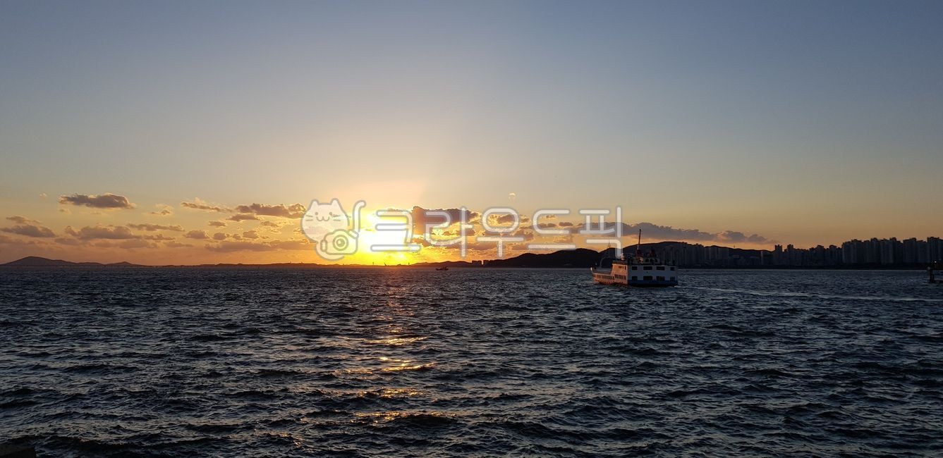 배경화면,노을,석양,sunlight,boat,outdoors,붉은하늘,sunset,감성사진,잔잔한,와이드