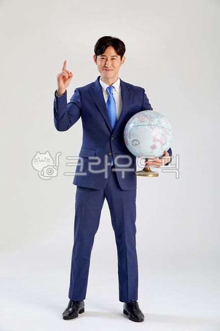 young businessman,assistant manager,apparel,office,Asian,Global,sales,globalbusiness,smile,executive,tie,white,global business,businessman,deputy,work,office worker,formal,1st place,1person,globe,dream,success,person,30s,clothing,suit,job,male,best,global