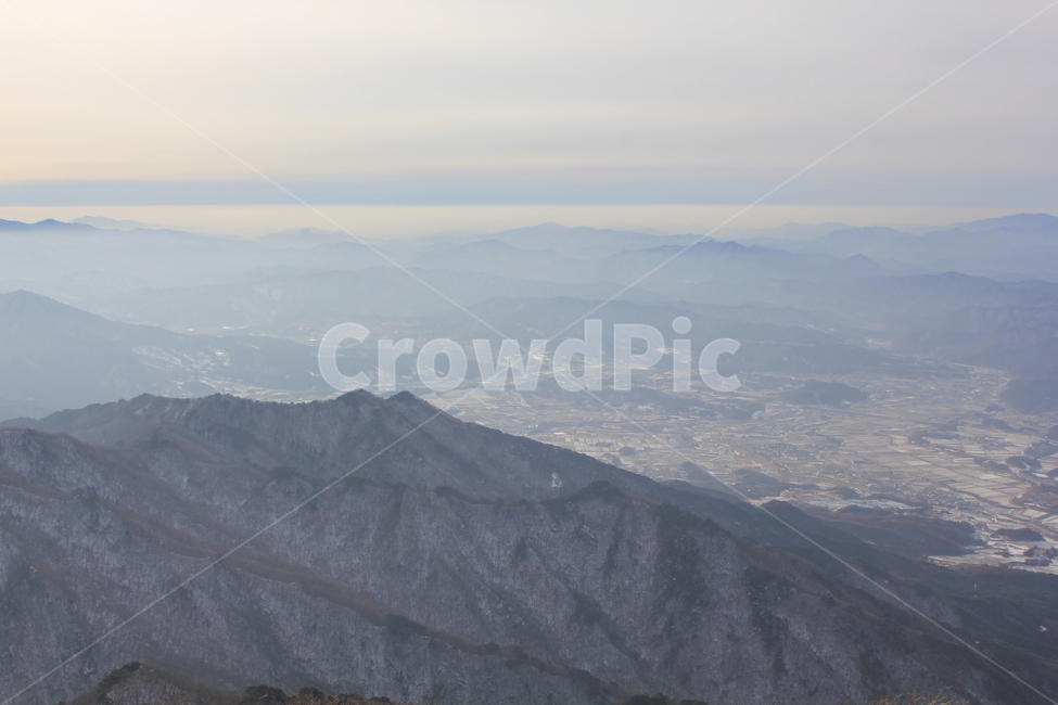 산,겨울산,설산,덕유산,mountain,구름낀산,겨울,풍경,자연,자연,풍경,nature,landscape,한국자연풍경,한국자연경관,korea nature landscape,mountain range,산맥,outdoors,옥외,slope,경사