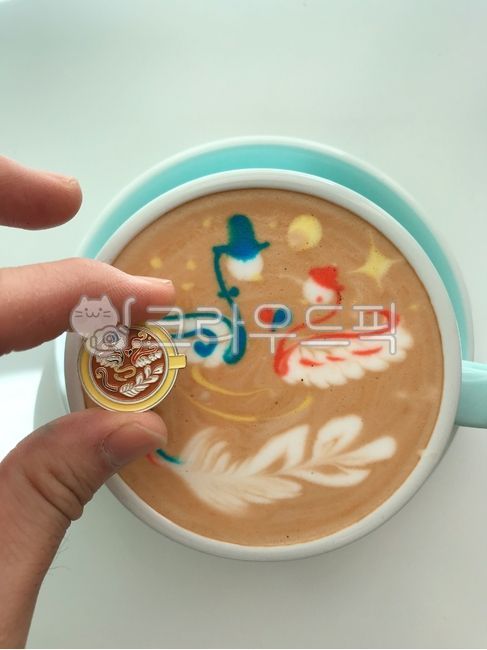 음료,커피,카페라떼,라떼아트,백조,커피컵,latteart,beverage,coffeecup