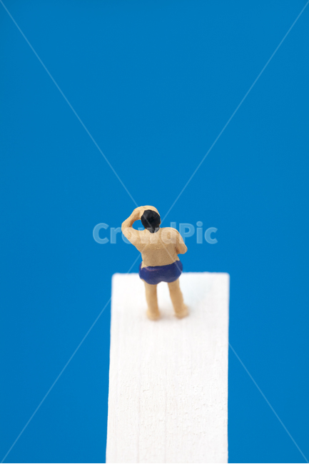 남자,스포츠,여름,풀장,수영,다이빙대,수영복,생활,오브젝트,미니어처,사람,다이빙,수영장,펀,유니크,여름휴가,물놀이,휴식,힐링,해수욕,해수욕장,휴가,흰색,아쿠아,화이트,파란색,블루,아이디어,컨셉,배경,실내수영장,디자인,레저,썸머,영,젊은,피규어,남성,미니어쳐,여름,계절,summer,season,연출,컨셉,콘셉,direction,concept,figurine,작은 입상