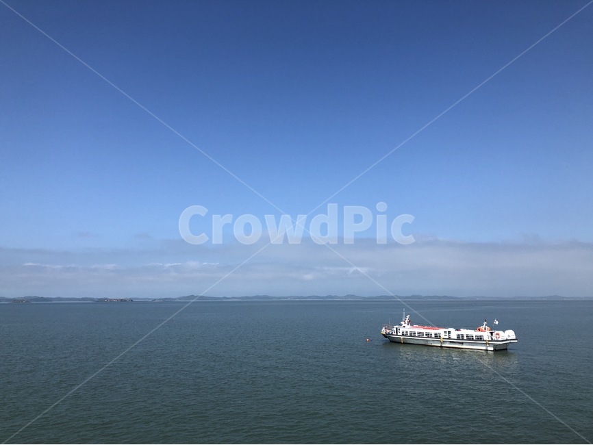 하늘,자연,구름,서해,바다,물,하늘색,sky,sora,nature,cloud,kumo,westsea,saikai,sea,umi,water,mizu,skyblue,sorairo,배,ship,hune,교통,교통수단,traffic,transportation