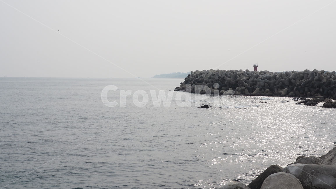 바다,방파제,햇빛,자연,물,해안선,sea,outdoor,shoreline,nature