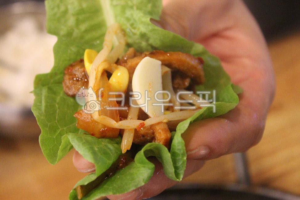 오삼볶음,삼겹살,삼겹살볶음,파,양파,볶음요리,한국음식,한식,한국요리,고기,채소,돼지고기,food,음식,meal,식사,dish,요리