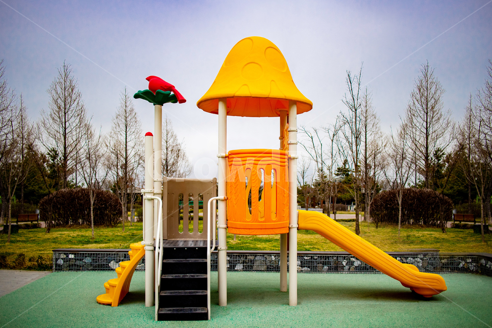 놀이터,미끄럼틀,아동기,유아기,playground,slide,야외,outdoor,outside,play,fun,노랑,주황,yellow,orange,어린이,children,child,childhood,어린시절,놀이공원,놀이동산,놀이터,amusement park,playground