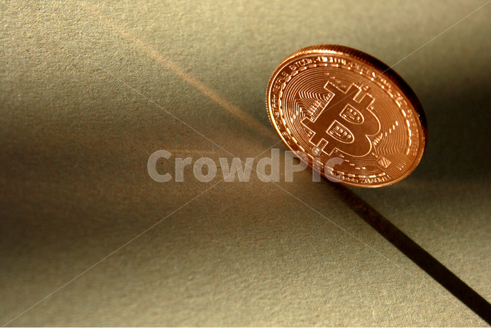 비트코인,bitcoin,가상화폐,암호화폐,코인,암호화화폐,금융,돈,finance,banking,money,정보통신기술,전자,it,information,technology,electro,연출,컨셉,direction,concept,비즈니스,산업,투자,전자상거래,cyber,future,블록체인,동전,채굴,전자기기,전자제품,electronic,equipment,시간,산업,industry,industrial,금융,돈,finance,banking,money,정보통신기술,전자기기,전자제품,it,information,technology,electronic equipment