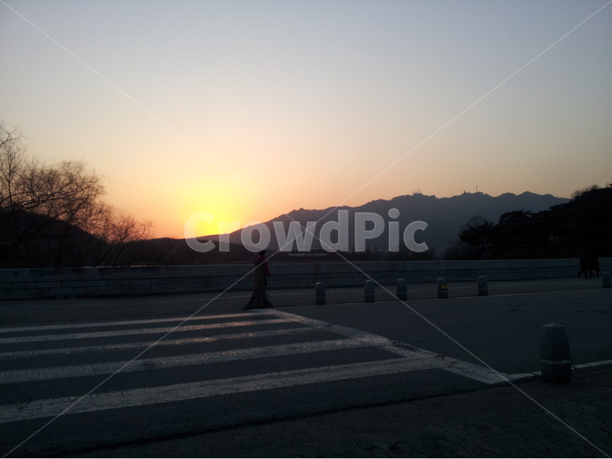 풍경,하늘,노을,해질녘,길,주황색,건널목,sky,sunset,orange,자연,풍경,nature,landscape,asphalt,아스팔트,road,도로