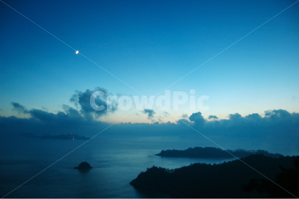 하늘,섬,구름,바다,몽환적,밤,감성,자연,풍경,nature,landscape,outdoors,옥외,land,땅,shoreline,해안선,water,물,ocean,대양,sea