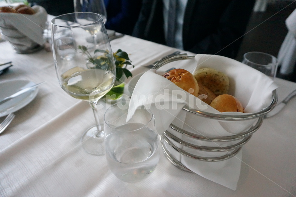샴페인,와인,레스토랑,디너,화이트와인,빵,음식,식재료,요리,food,cook,meal,dishes,food reserves,빵,bread