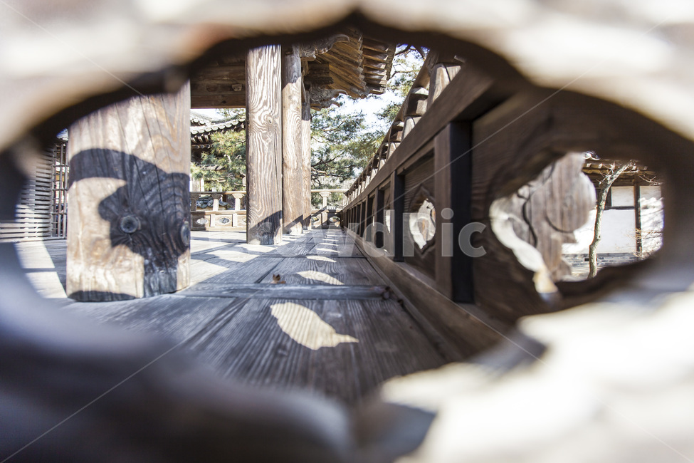 고택,전통가옥,문야,조각,마루,전통마루,나뭇결,선,한국전통,한국문화,korean traditional,korean culture,건축물,건물외관,exterior,building,structure,architecture,construction