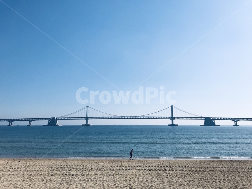 human,인간,person,사람,해양,바다,다리,광안대교,백사장,해변,해변,바다,beach,sea