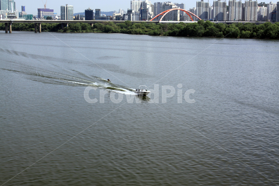 한강,밤성,수상스키,물놀이,보트,boat,transportation,교통,vehicle