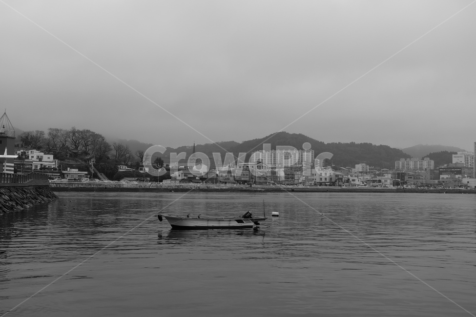 배,boat,돗단배,river,호수,강,흑백,흑백사진,blackandwhite,흑백,모노톤,monochrome,black and white