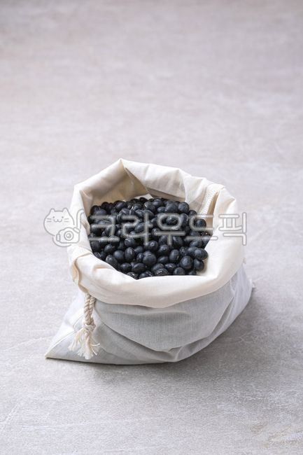 서리태,검은콩,콩,속청,곡물,곡류,잡곡,곡식,농작물,신선,음식,식재료,음식재료,식품,신선식품,유기농,음식,식재료,요리,food,cook,meal,dishes,food reserves
