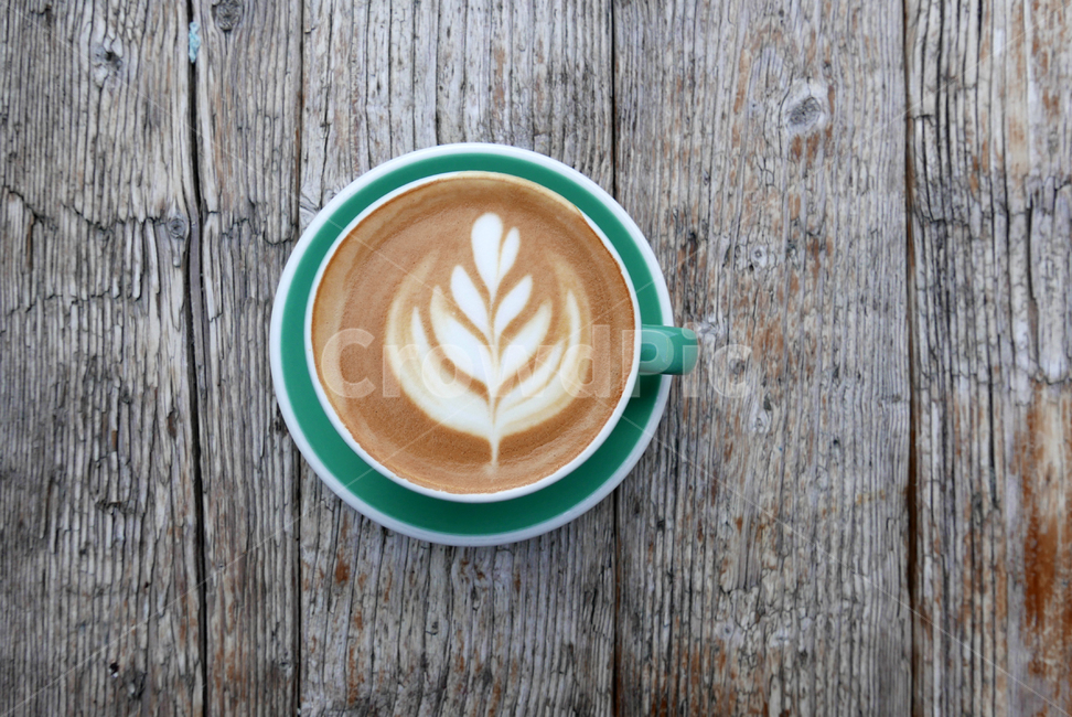 latte,라떼,컵,커피,coffee,커피한잔,여유,나무결,나무테이블,라떼아트,라떼커피,카페라떼,카페,커피,카페,coffee,cafe