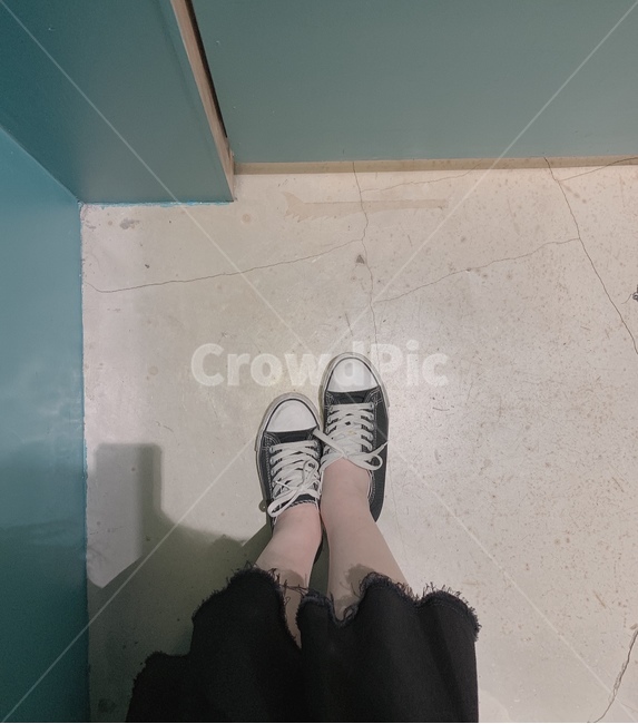 신발,다리,발,사람,foot,사람,인물,인간,human,person,신체일부,몸,body,여성,여자,woman,female,lady