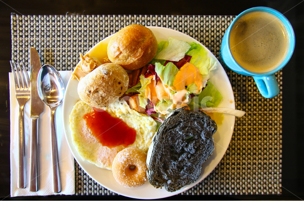 조식,호텔,리조트,여행,아침,식사,커피,음식,빵,야채,샐러드,아침식사,음료,커,커트러리,포크,나이프,머그컵,접시,음식,식재료,요리,food,cook,meal,dishes,food reserves,아침식사,조식,브런치,breakfast,brunch
