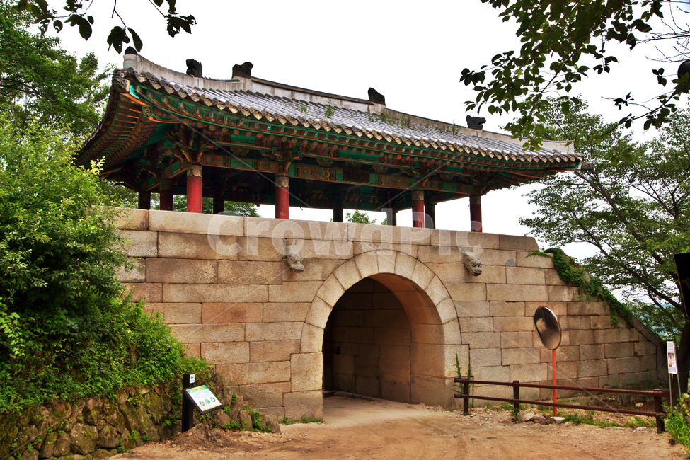 대서문,북한산성,북한산,정문,우진각지붕,산성,어영청,고건축,성곽,한국전통,한국문화,korean traditional,korean culture,건축물,건물외관,exterior,building,structure,architecture,construction