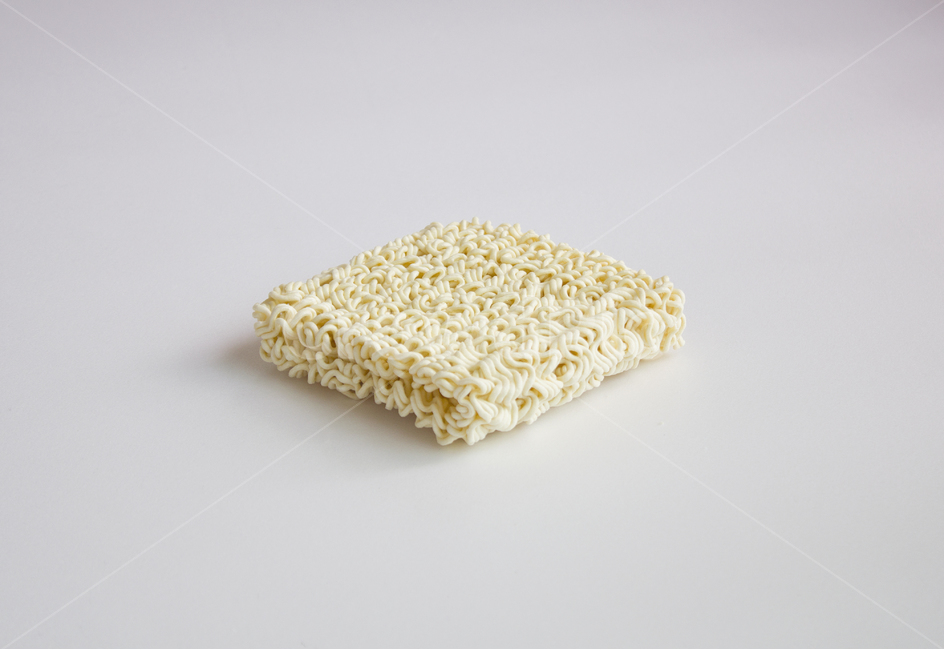 라면,면,면말,말린,건조,식품,클로즈업,생라면,음식,요리,재료,한식,분식,야식,국수,누들,푸드,인스턴트,인스턴트라면,밀가루,패스트푸드,면발,면요리,면류,흰배경,음식,식재료,요리,food,cook,meal,dishes,food reserves,면류,면요리,noodles